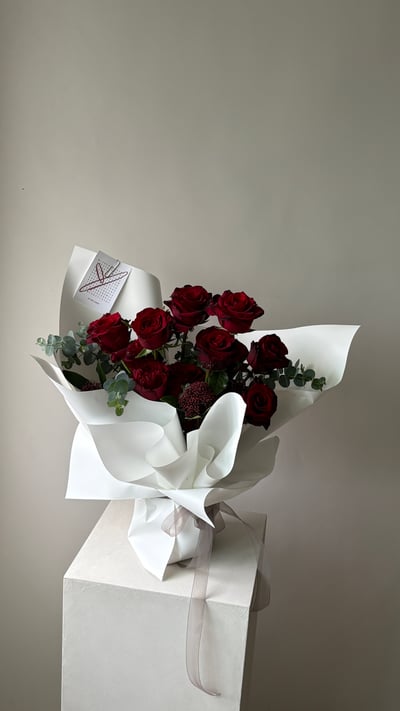 16 支紅色玫瑰混合花束6