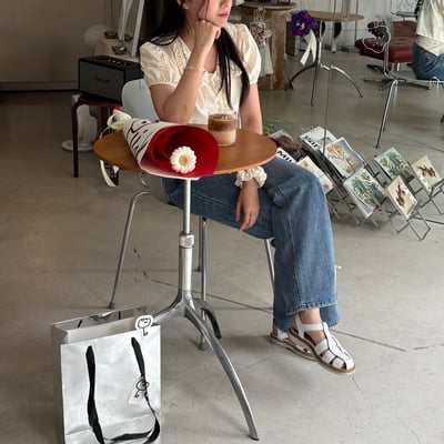 White Gerbera Bouquet (Red)4
