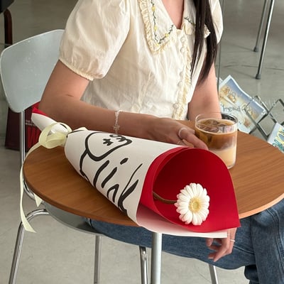 White Gerbera Bouquet (Red)2