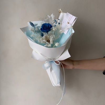 永生藍玫瑰混合花束4