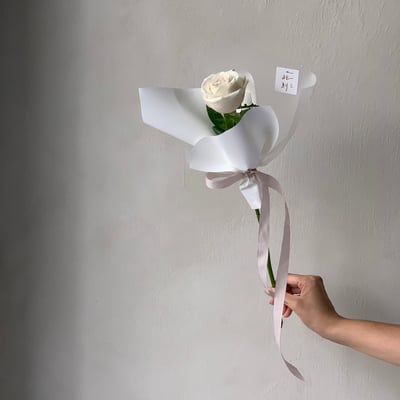 單支白or米玫瑰花束2