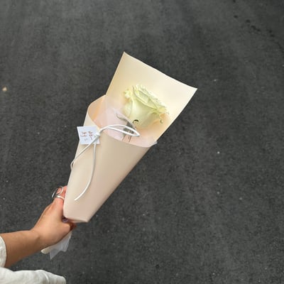 單支白色玫瑰花束7