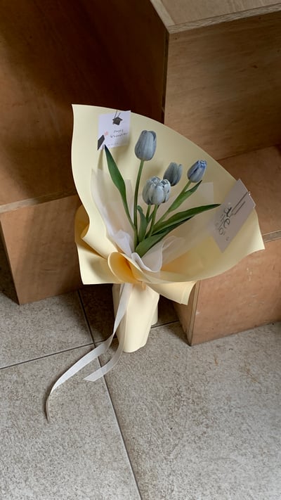 5 支染藍鬱金香花束5