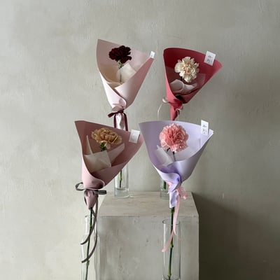 單支康乃馨花束- 奶茶3