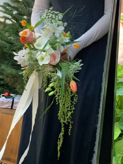 手臂式捧花 - 橘白色系2