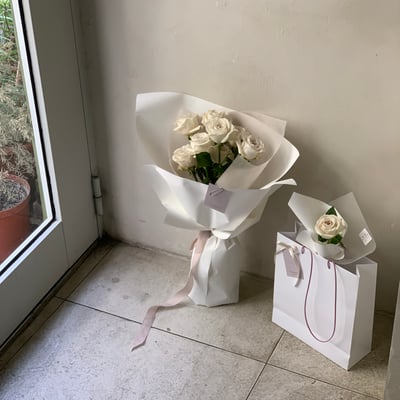 單支白or米玫瑰花束4