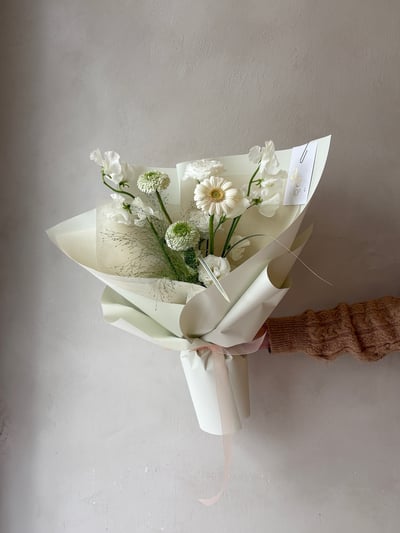 白綠色系非洲菊混合花束8