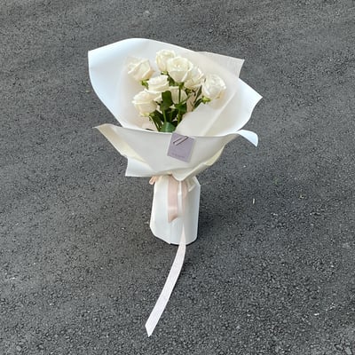 7 支白or米玫瑰花束2