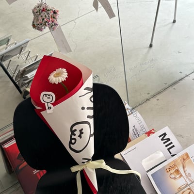 White Gerbera Bouquet (Red)1