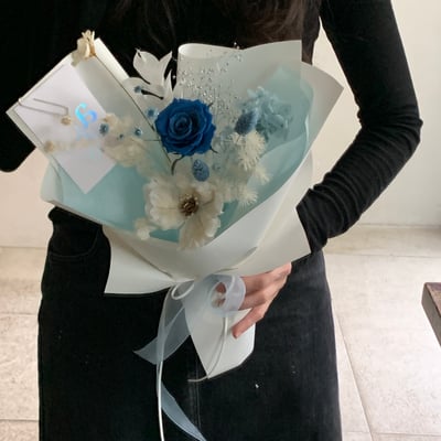 永生藍玫瑰混合花束1