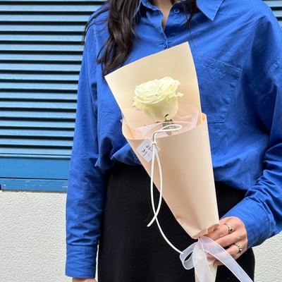 單支白色玫瑰花束4