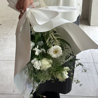 白綠色系花材混合花束-立體包裝5