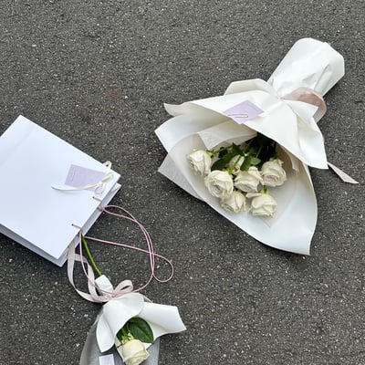 7 支白or米玫瑰花束1