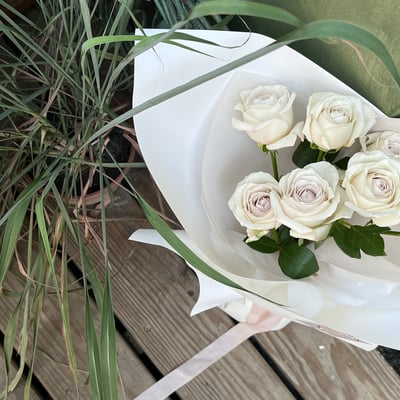 7 支白or米玫瑰花束6