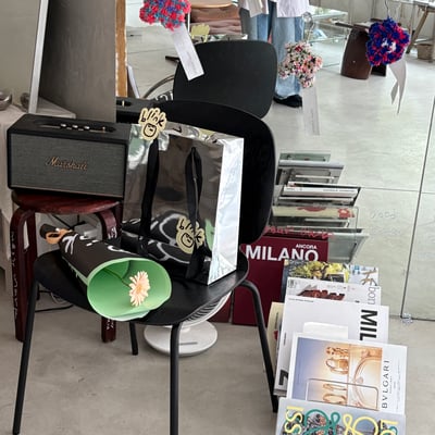 Blush Pink Gerbera Bouquet (Black)4