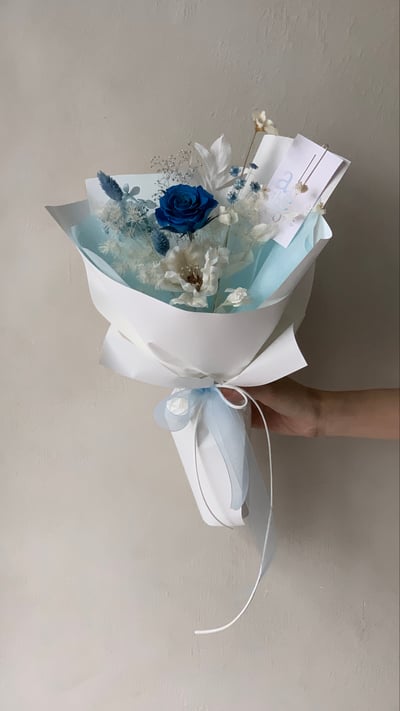 永生藍玫瑰混合花束3