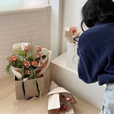 5 支卡布玫瑰花束4