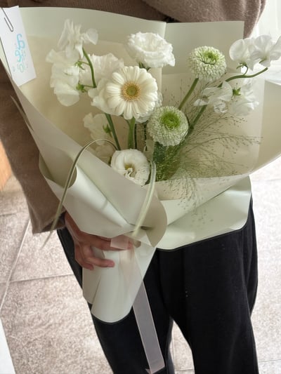 白綠色系非洲菊混合花束2