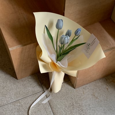 5 支染藍鬱金香花束1