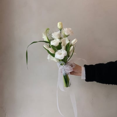 韓式橢圓捧花 - 白綠色系4