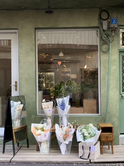 白綠色系花材混合花束-立體包裝9