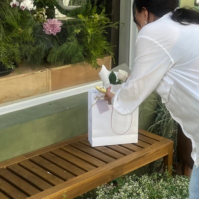 單支白or米玫瑰花束6