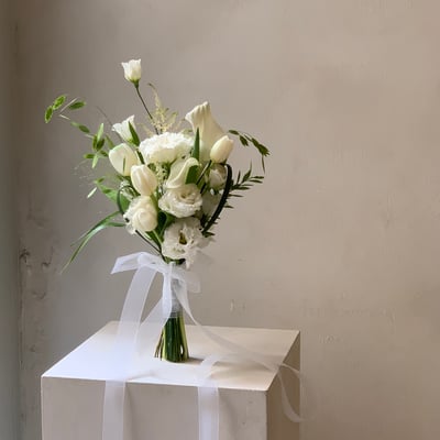 韓式橢圓捧花 - 白綠色系3