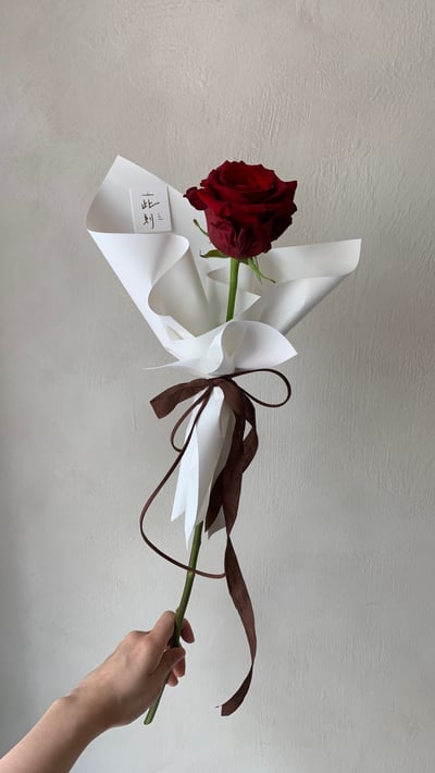 單支紅玫瑰花束-立體包裝2
