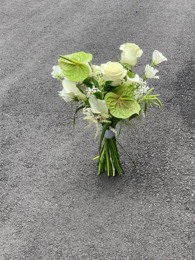 韓式線型捧花 - 白綠色系2
