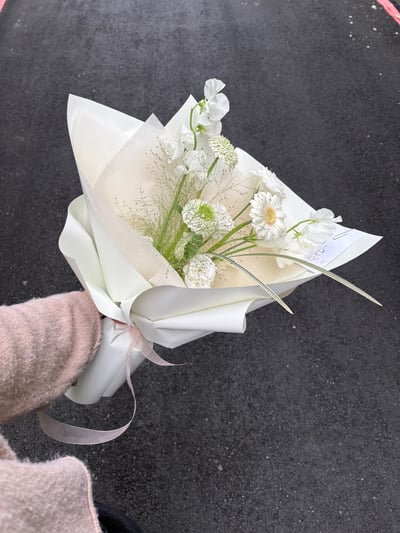 白綠色系非洲菊混合花束5