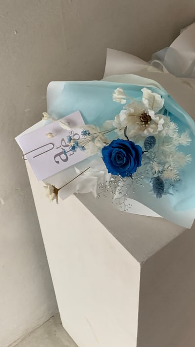 永生藍玫瑰混合花束2