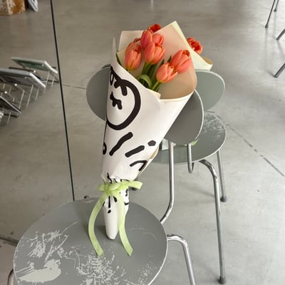 Six Orange Tulips Bouquet (White)3