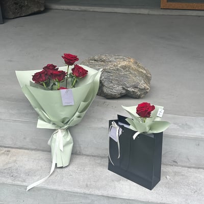 7 支紅玫瑰花束-綠色包裝2
