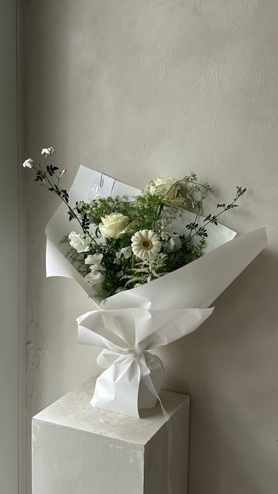 白綠色系花材混合花束-立體包裝6