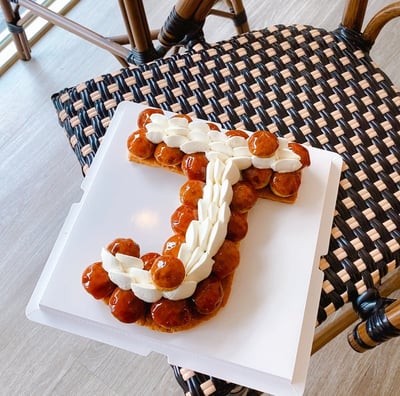 字母聖多諾黑泡芙塔1