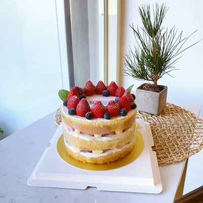 草莓裸蛋糕1