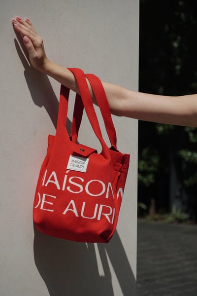 Poche Sport Red 紅焰斜背口袋包11