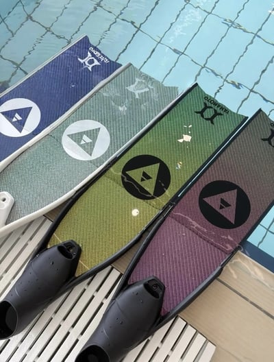 Alchemy V3-30  歐洛拉碳纖維長蛙 Aurora by Yamamoto 極光板1