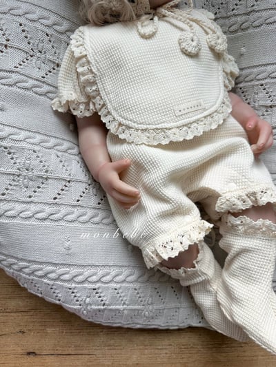 寶寶蕾絲圍兜9