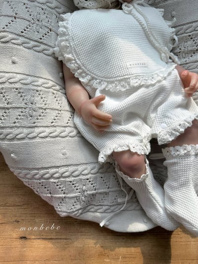 寶寶蕾絲圍兜10