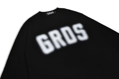 OUT OF FOCUS LOGO L/S TEE(黑)2