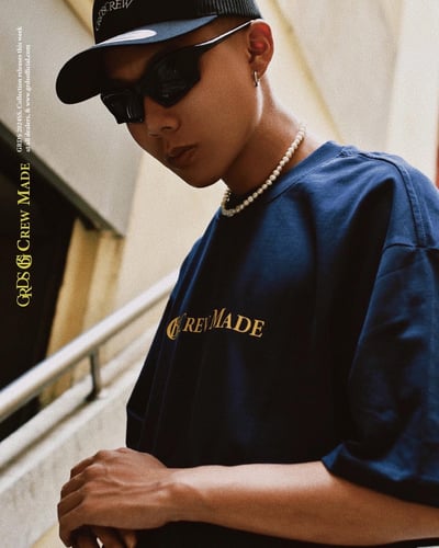 THE SIGN CREW MADE SUIT - T-Shirt(深藍)6