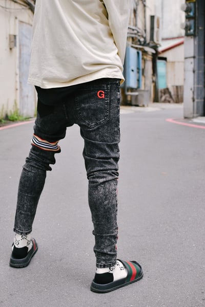 STRAIGHT PATCH WASH JEANS 直紋口袋雪花萊卡褲(水洗)8