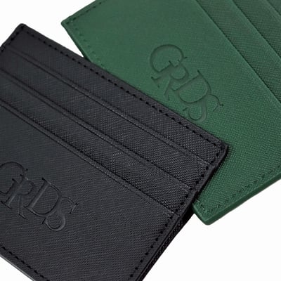 CLASSIC LOGO CARD CASE(單筆消費滿$3500即可免獲得經典鋼印鈔票卡夾，訂單備註顏色黑或綠擇一)6/30止2
