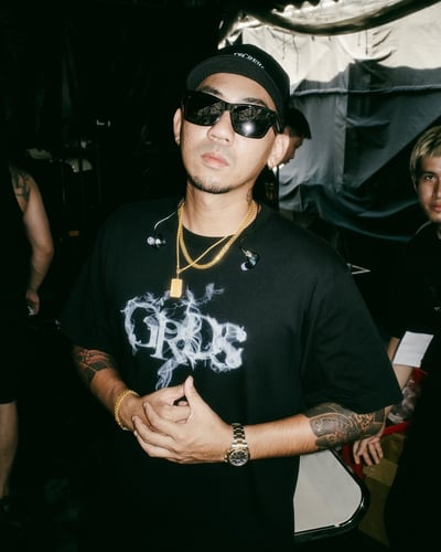 SMOKE LOGO T-Shirt(黑黃)5