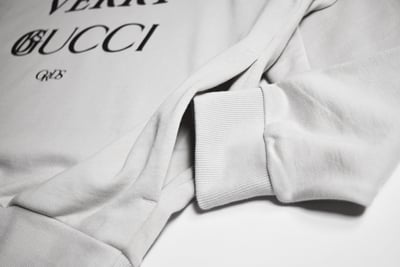 I'M VERRY GUXXI HOODIE(沙灰)4