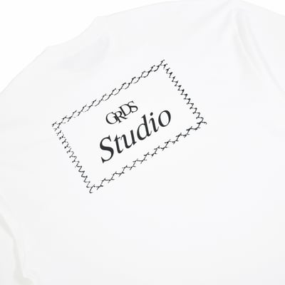 Barbed Frame L/S Tee(白)2