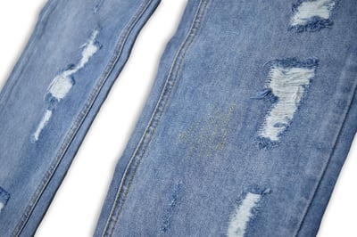 DAMAGE PATCH 錯位電繡補丁牛王(藍牛)9