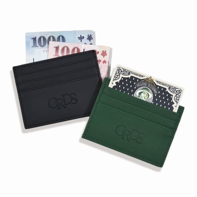 CLASSIC LOGO CARD CASE(單筆消費滿$3500即可免獲得經典鋼印鈔票卡夾，訂單備註顏色黑或綠擇一)6/30止1