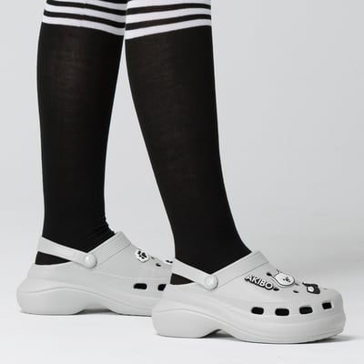 【買1送1】AKIBO厚底洞洞鞋-質感灰(女款、6公分厚底增高、寬楦、輕量、兩穿、防水) / 內附AKIBO品牌鞋扣1個。現在買再送鞋扣組(不挑款)17